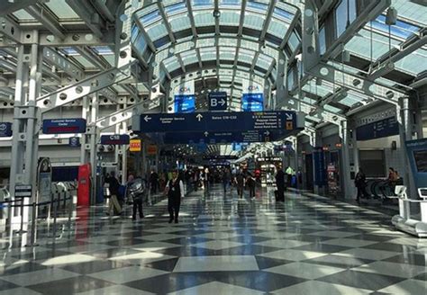 Thanksgiving travel underway in Chicagoland, O'Hare International Airport